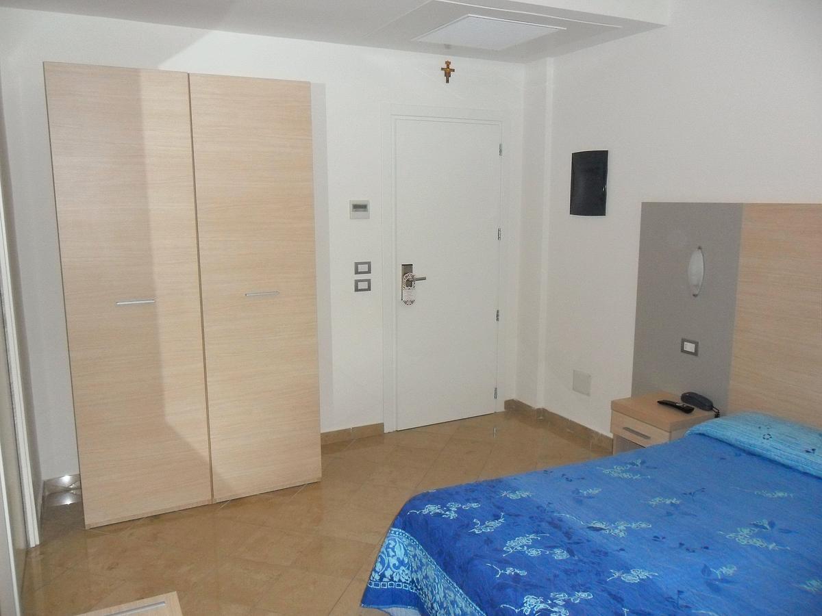 Hotel Etoile Rimini Dış mekan fotoğraf
