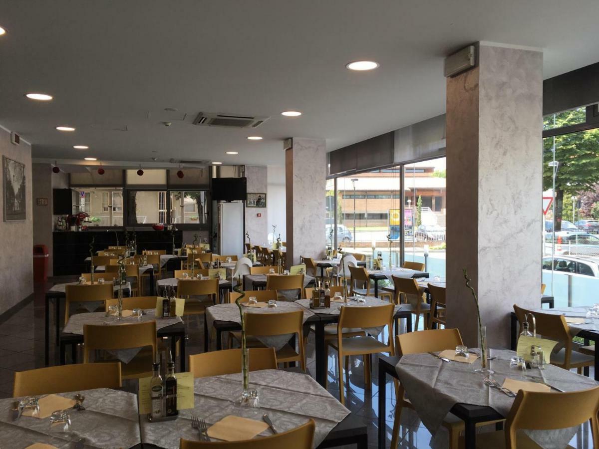 Hotel Etoile Rimini Dış mekan fotoğraf