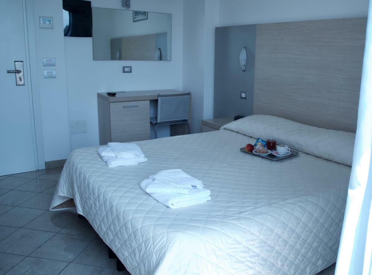 Hotel Etoile Rimini Dış mekan fotoğraf